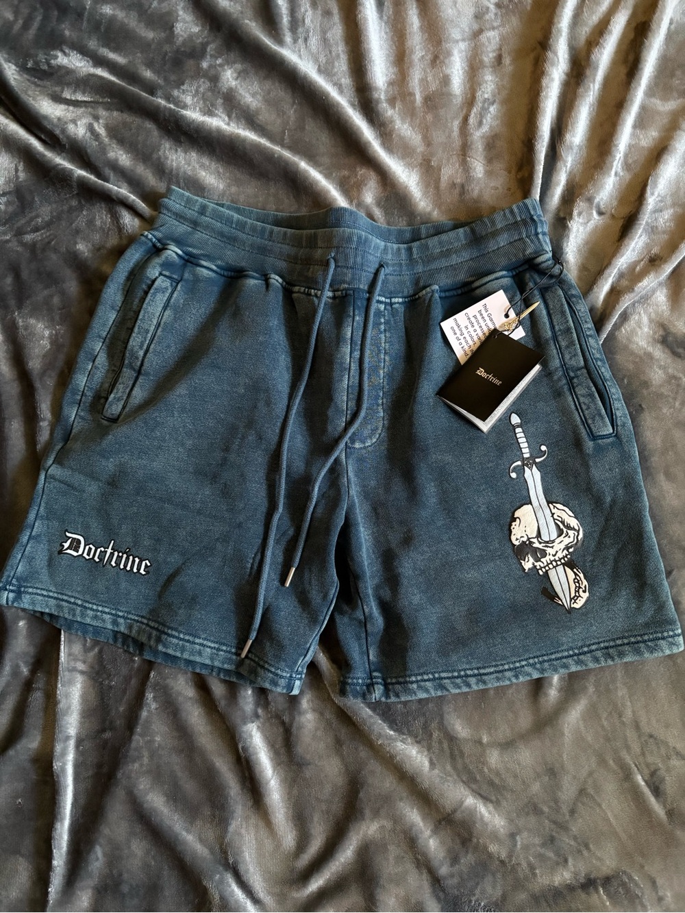 Doctrine Dagger Sweat Shorts in Legion Blue wash. NWT size Large